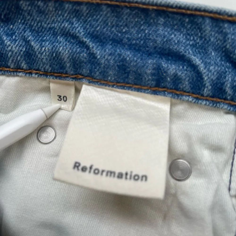 Reformation Julia High Cigarette Distressed Jean. NWT 30 - Picture 9 of 11